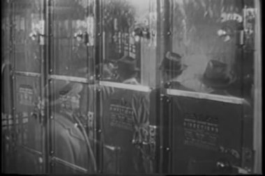 1940 'larda Grand Central İstasyonu' ndaki insanlar
