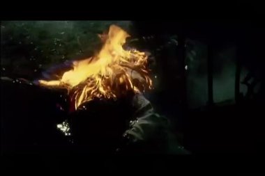 vücut alevler içinde gidiş yukarıya