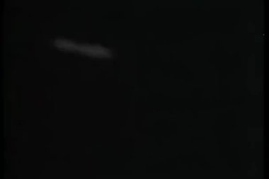 yakın çekim üç zar barbut masasında