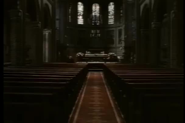 Long Shot Looking Empty Church Aisle — Stock Video