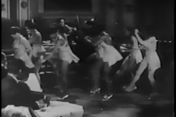Stepptänzer Treten Nachtclub Auf 1930Er Jahre — Stockvideo