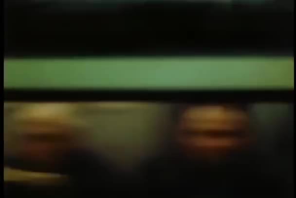Närbild Subway Windows För Fortkörning Tåg — Stockvideo