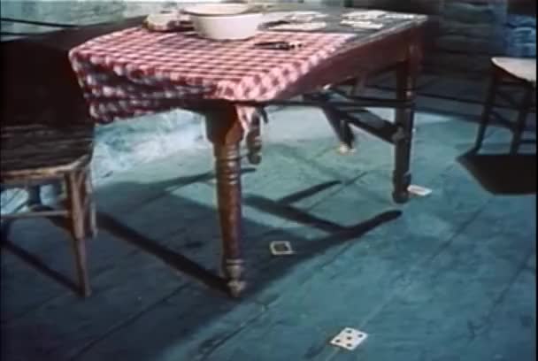 누군가 올가미 테이블 떨어져 1960 년대를 — 비디오