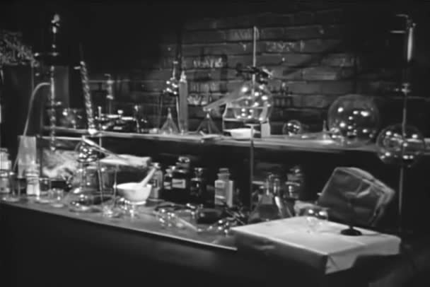 Panning Science Laboratory Vintage Video — Stock Video