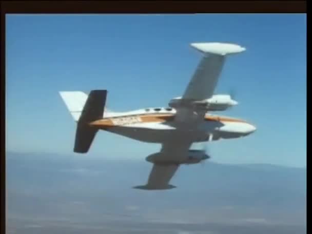 Letecký Pohled Letadla Kroužící Kolem Horské Oblasti Let — Stock video