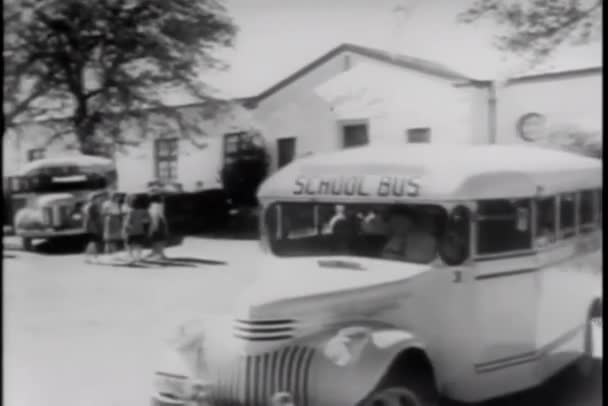 总线驱动程序与总线负载的学生离开学校 — 图库视频影像