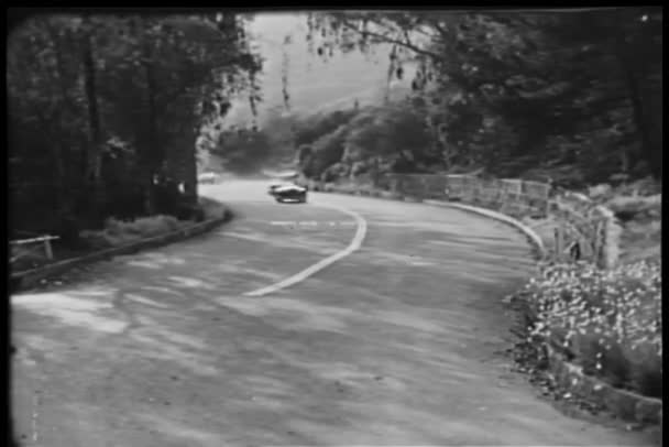 Oldtimer Aufnahmen Vom Straßenrennen — Stockvideo