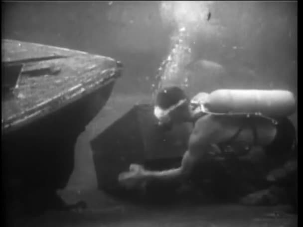 Undersea View Scuba Diver Picking Treasure Chest Shipwreck — Stock Video