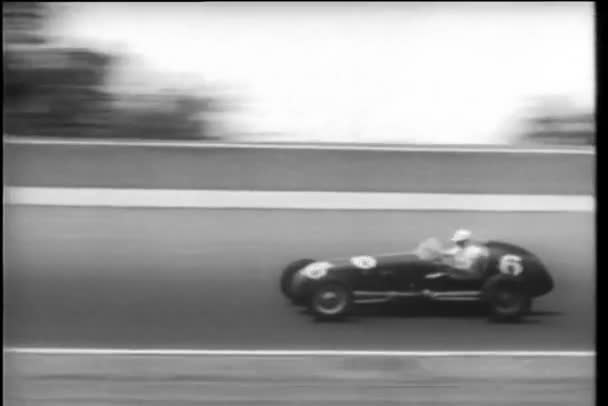 Samochód Wyścigowy Wyprzedzania Innego Indianapolis Motor Speedway Usa — Wideo stockowe