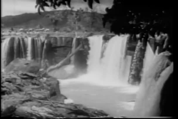 Beautiful Retro Wide Shot Waterfalls — Stock Video