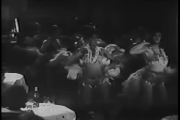 Bailarines Realizando Rutina Provocativa Discoteca Nyc 1930 — Vídeos de Stock