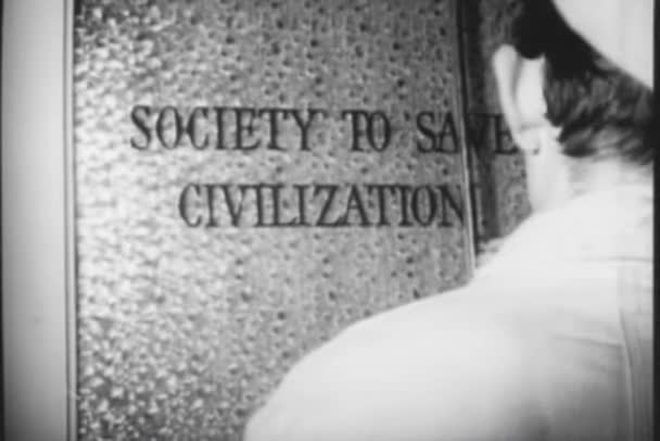 Общество Трафаретной Трафаретной Печати Сохранить Знак Цивилизации Двери — стоковое видео