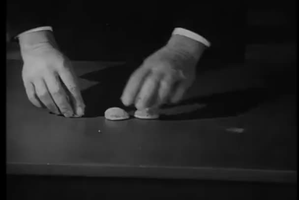 Close Hands Playing Game Walnut Shells — Stok Video
