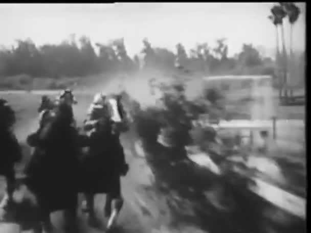 Standpuntopname Van Paardenrace 1940 — Stockvideo