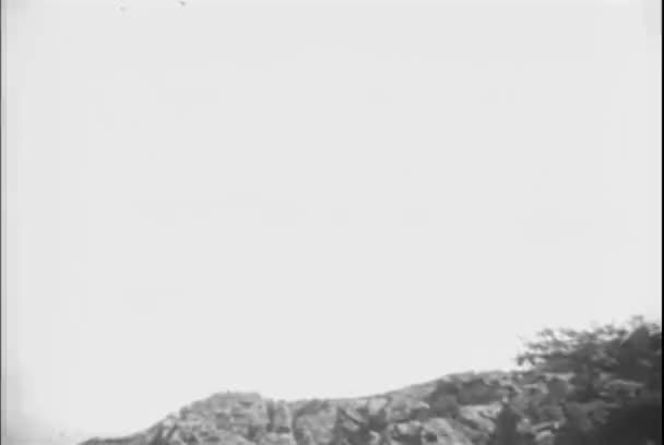 Adam Nehre 1930 Larda Uçurumdan Atlamak Atlı — Stok video