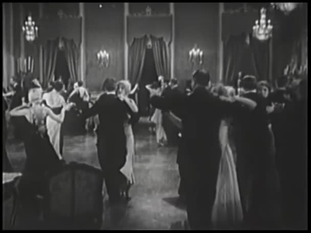 夫妇在舞厅跳舞 — 图库视频影像
