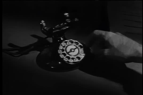 Detail Rukou Vytáčení Telefonu Padesátých Let — Stock video