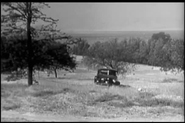 1940 Larda Araba Çiftlik Kadar Adam — Stok video