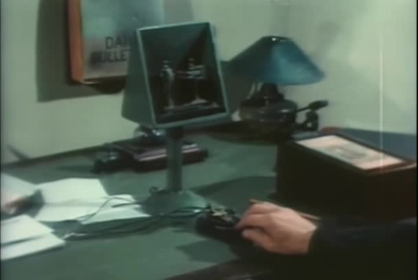 Telegrapher Μετάδοση Μηνύματος Κώδικα Μορς Δεκαετίας 1960 — Αρχείο Βίντεο