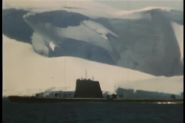 Lidé Vrcholu Ponořené Ponorky — Stock video