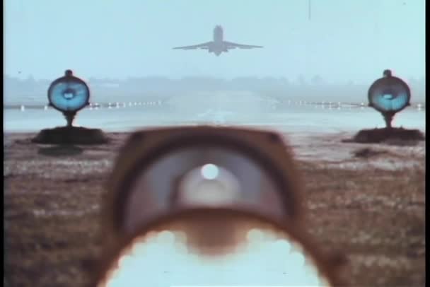 Samolot Startujący Pasa Startowego Tle — Wideo stockowe