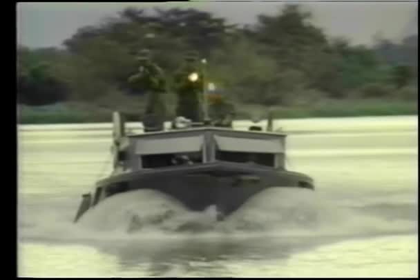 Soldats Lors Bombardements Bateaux Tirs Plongeurs Sous Marins — Video