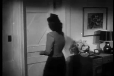 Dikiz Oda acele terk kadın