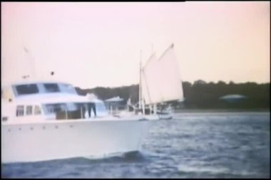 Okyanusta yelken yat