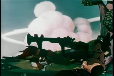 geniş çekim köpek silah yükleniyor