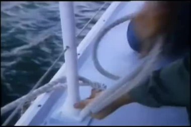 gemide korkuluk için ipe ipe eller