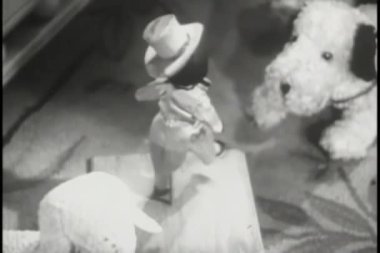 la parte inferior de la mujer en pijama a la caja de música de baile