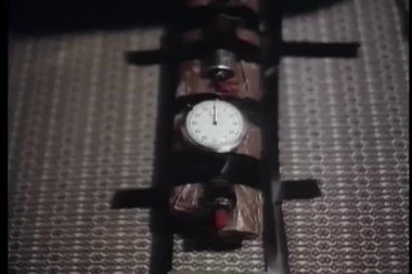 ev yapımı bir bomba patlamak üzere Close-Up
