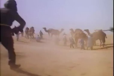 Çölde Çatışma 'nın klasik görüntüleri.