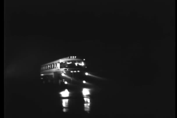Buss Väg Till Kansas City Reser Natten — Stockvideo