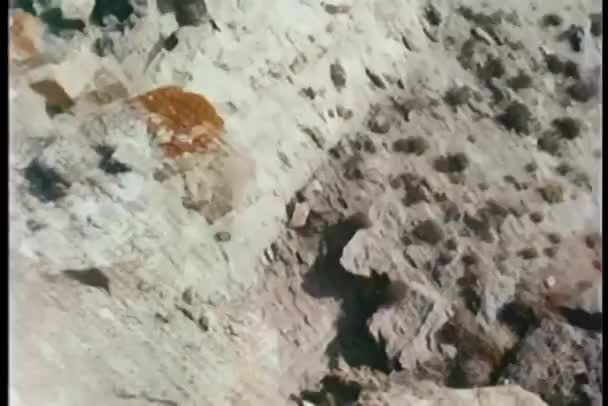 Высокий Угол Обзора Скалистой Скалы — стоковое видео