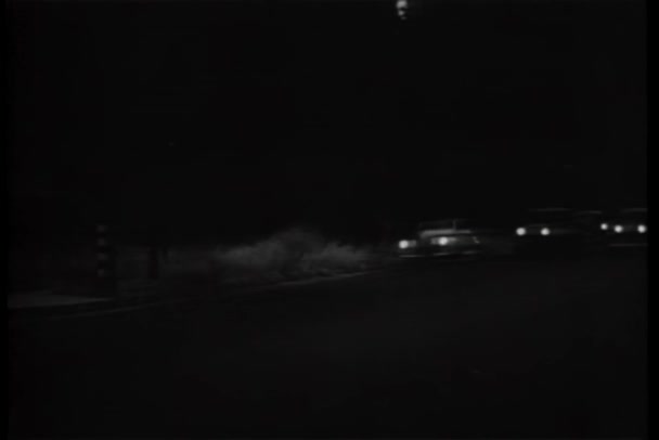 Autos Die Nachts Hintergrund Auf Der Straße Fahren Aus Nächster — Stockvideo