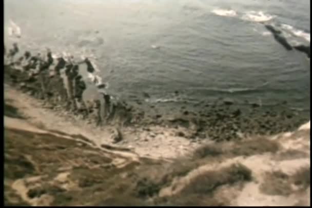 Cliffside Pohled Oceán Přírodním Pozadí — Stock video