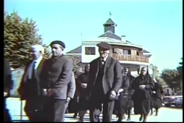 Zadní Pohled Pohřební Průvod Archivní Záběry — Stock video