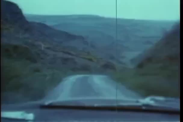 Synspunkt Skud Bil Kørsel Vride Bjergvej – Stock-video