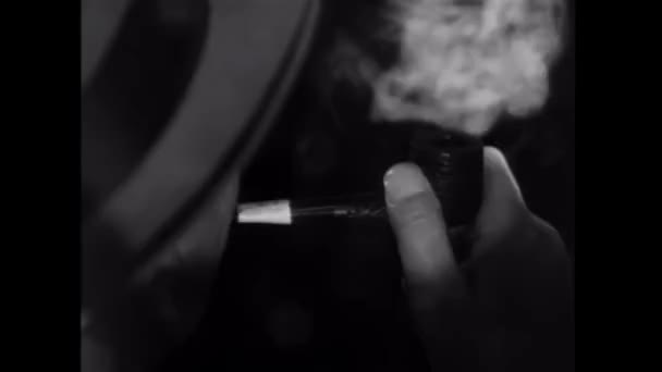 Primo Piano Della Pipa Fumante Uomo — Video Stock
