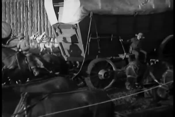 Kapalı Vagonlar Kervanı — Stok video