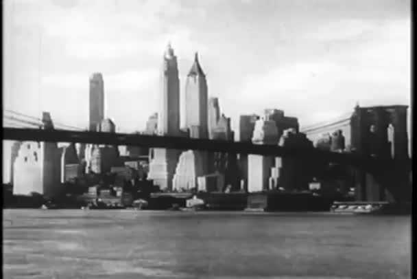 Blick Auf Die Brooklyn Bridge Und Die Skyline Von New — Stockvideo