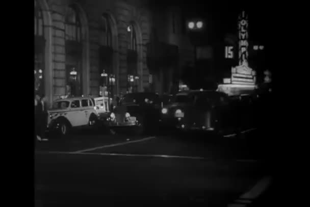 Taksi Gece Los Angeles California Abd Şehir Yolunda Ilerliyor 1940 — Stok video