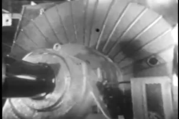 Człowiek Tunelu Aerodynamicznym Kontrola Silnika Elektrycznego — Wideo stockowe