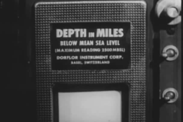 Közeli Kép Mélység Felvevő Mérési Tengerszint 1950 Években — Stock videók
