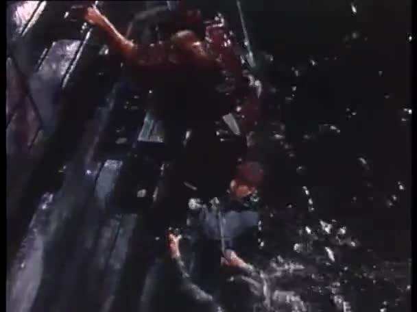 17Ème Siècle Reconstitution Pirates Faufilant Bord Navire — Video