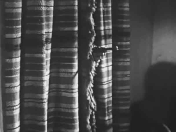 Рука Пистолетом Занавеса Стрельбы 1940 Годов — стоковое видео