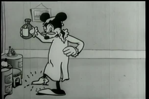 Γελοιογραφία Του Ποντικιού Που Βιώνει Ελιξίριο Της Νεότητας — Αρχείο Βίντεο