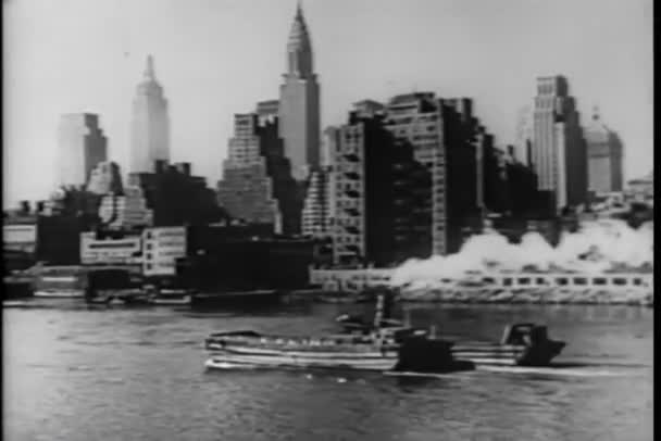 Vista Manhattan Partir East River — Vídeo de Stock