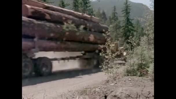 Logga Truckkörning Grusväg 1970 Talet — Stockvideo